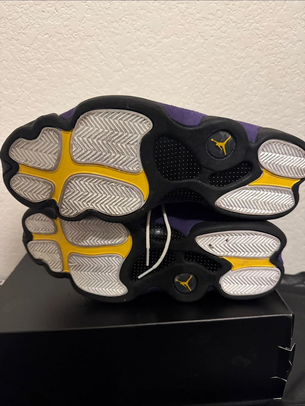 Jordan 13 retro White and Black Basketball Sneakers - Size US 12 lakers
